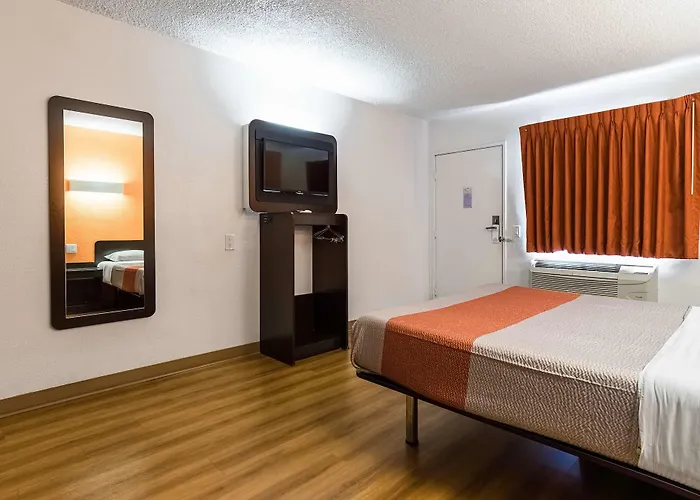 Motel 6-Long Beach, Ca - International City