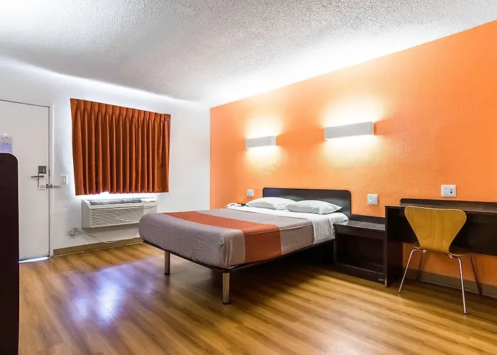 Motel 6-Long Beach, Ca - International City
