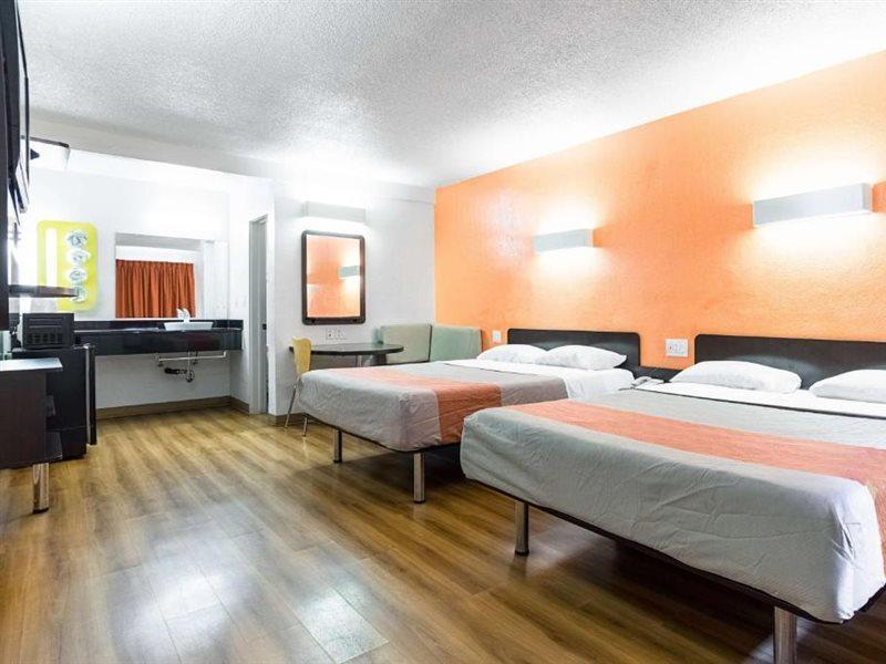 Hotel 6-long Beach, Ca - International 2*