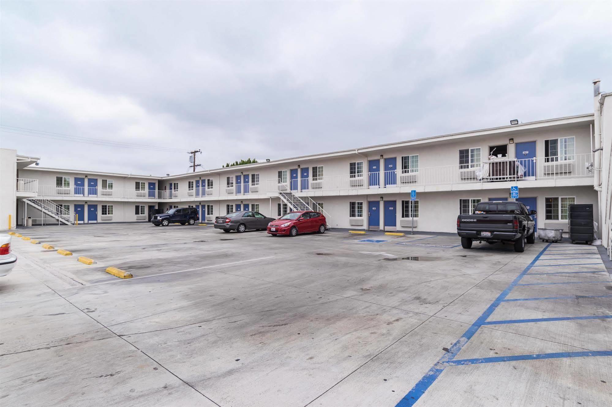 6-long Beach, Ca - International Hotel