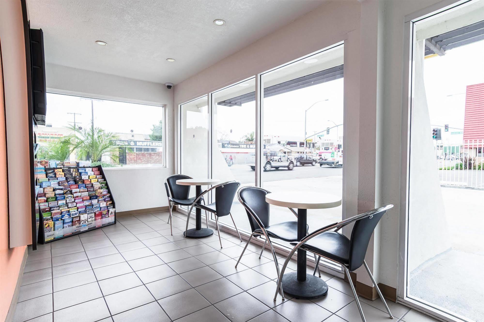 Hotel 6-long Beach, Ca - International Long Beach