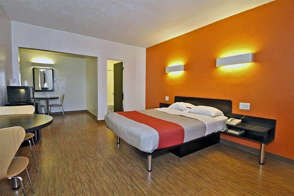 6-long Beach, Ca - International Hotel