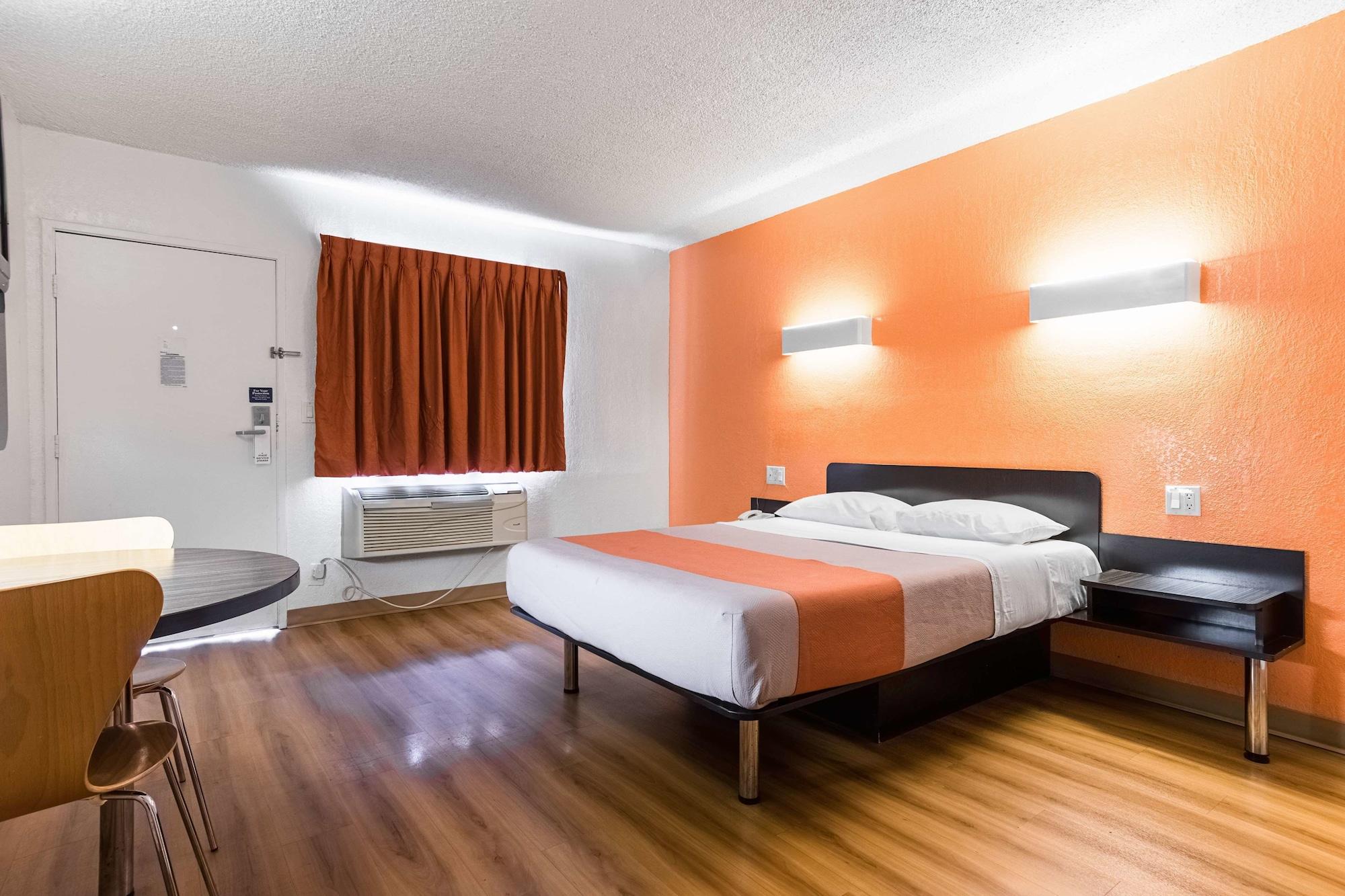 6-long Beach, Ca - International 3* Long Beach