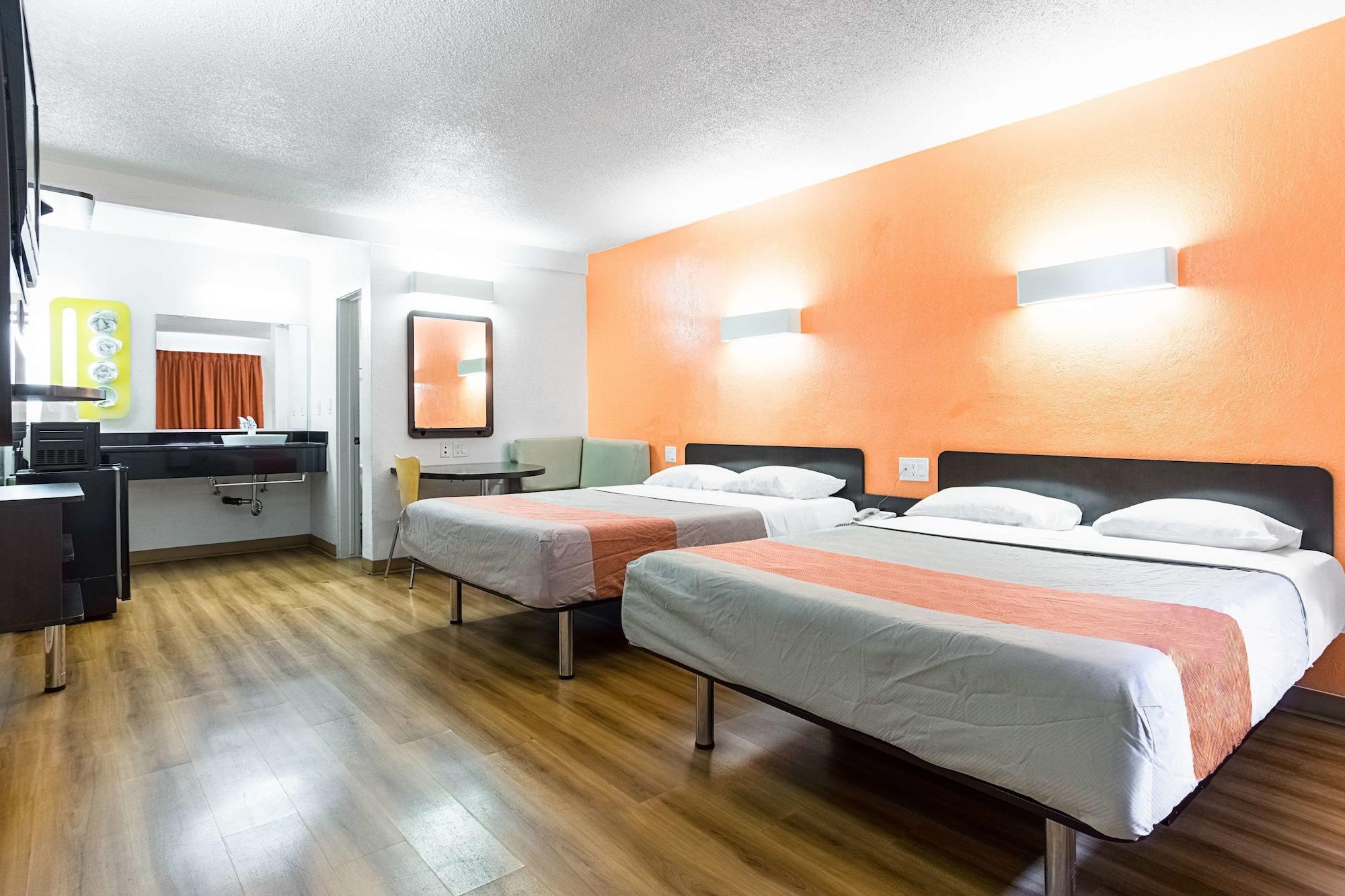 6-long Beach, Ca - International City Hotel 2*