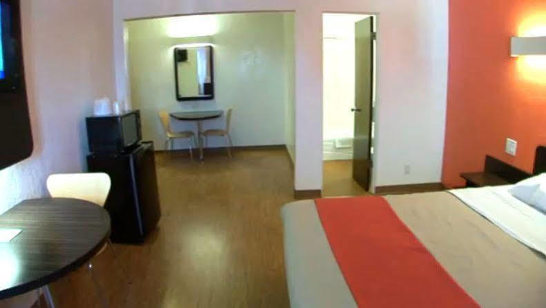 6-long Beach, Ca - International Hotel Long Beach